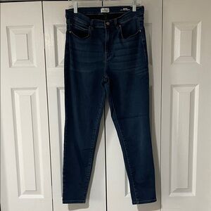 High Rise stretchy skinny jeans